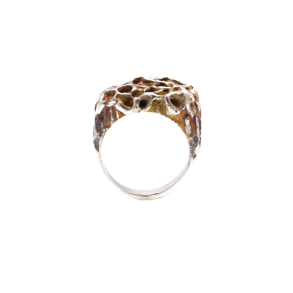 Doctum Doces Collection honeycomb-ring-2-silver-front-view