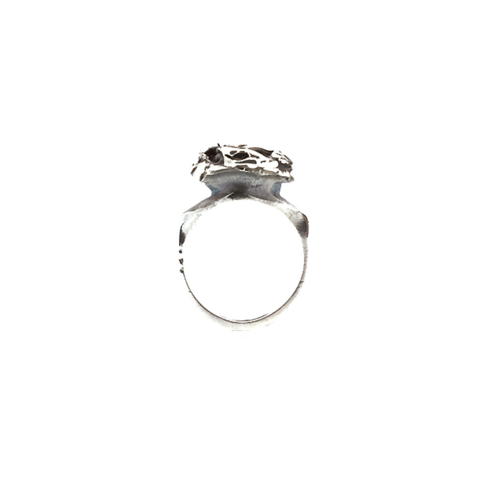 Doctum Doces Collection knot-ring-silver-front-view