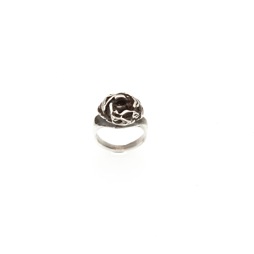 Doctum Doces Collection knot-ring-silver-top-view