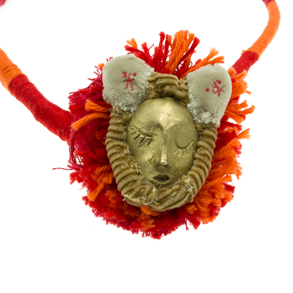 Hunting Trophies lion one-of-a-kind necklace detail